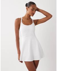 4505 - Active Crossback Tennisjurk Met Binnen-Bh En Short - Lyst