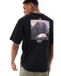 The North Face - Camping - t-shirt nera con stampa rétro sulla schiena - Lyst