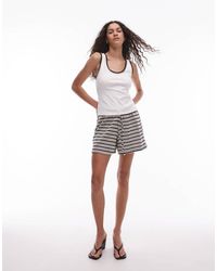 TOPSHOP - Pantaloncini Monocromatici A Righe Testurizzati - Lyst