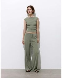 Pull&Bear - Pantalon ample en crêpe - kaki - Lyst