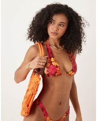 Motel - Cerry Sketchy Hibiscus Print Bikini Top - Lyst