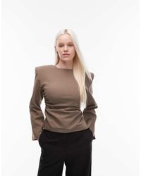 ASOS - Elegante Getailleerde Top Met Schoudervullingen - Lyst