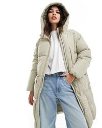 Vero Moda - Abrigo Acolchado Largo Extragrande De -Beis Neutro - Lyst