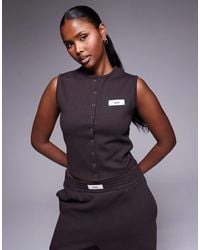 Kaiia - Exclusive Cotton-blend Popper Front Label Logo Detail Waistcoat Top - Lyst