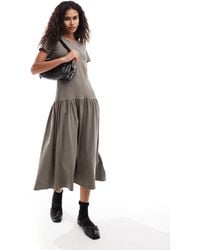 Monki - Short Sleeve Open Neck Midi Soft Jersey Dress With Dropped Waist - Lyst