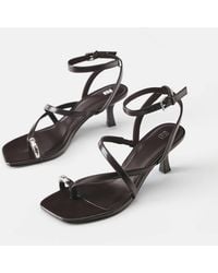 Pull&Bear - Sandalen mit absatz und riemendetail - Lyst