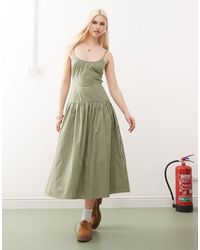 Collusion - Robe à carreaux longue avec encolure dégagée et taille basse - vert - Lyst