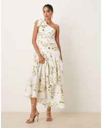 Vila - Premium Statement Maxi Jurk Met Blote Schouder En Ruches - Lyst