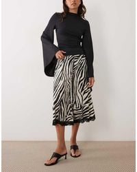 Miss Selfridge - Wide Leg Culotte With Lace Trim - Lyst
