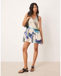 ASOS - – neckholder-minikleid aus voile mit blauem print und tief angesetzter taille - Lyst