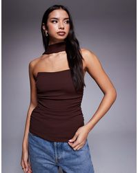 ASOS - Top bandeau structuré long à détail foulard - chocolat - Lyst
