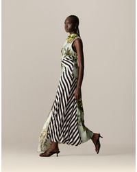 ARRANGE - Robe longue sans manches avec col bénitier à imprimé fleurs et rayures - Lyst