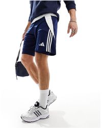 adidas Originals - Pantalones cortos azules con diseño 2 en 1 tiro 24 - Lyst