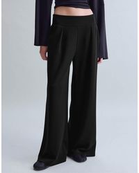 Stradivarius - Soft-touch Wide-leg Trousers With Darts - Lyst