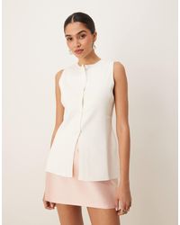 ASOS - Knitted Structured Crew Neck Waistcoat With Front Split - Lyst