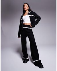 Kaiia - Exclusivité - - pantalon large d'ensemble en maille à liserés contrastants - et blanc - Lyst