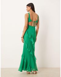ASOS - Maxi-Jurk Met Lage Ronde Hals, Rok Met Ruches En Uitsnijding Aan De Achterkant - Lyst