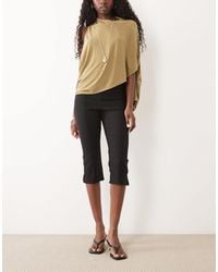 ASOS - Pantalon capri taille haute en bengaline à fente sur le côté à rayures fines chocolat - Lyst