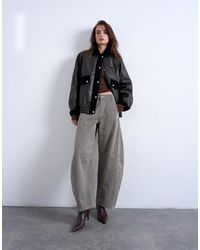 TOPSHOP - Horseshoe Mid Rise Barrel Jeans - Lyst