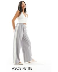 ASOS - Petite - pantaloni grigi a righe con pannello a contrasto - Lyst