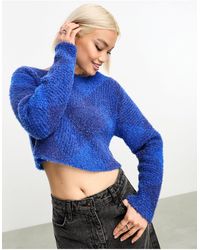 Weekday - Hera - maglione corto peloso blu con motivo a quadri oversize - Lyst