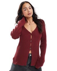 ASOS - Cárdigan Estructurado Con Cuello De Pico Y Botones Dorados De Punto De -Rojo - Lyst