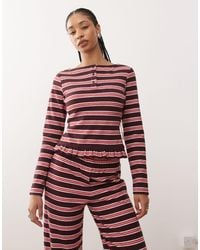 Reclaimed (vintage) - Top Burdeos A Rayas De Manga Larga Con Cuello Panadero Y Volante En El Bajo De (Parte De Un Conjunto)-Rojo - Lyst