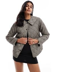 ONLY - Veste matelassée avec col et carreaux vichy - beige - Lyst