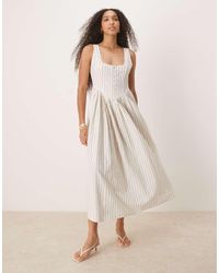 Nobody's Child - Vestido Midi Color Crema A Rayas De Tirantes Con Cuello Ancho Cora De -Blanco - Lyst