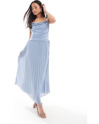 TFNC London - L'invitée - robe longue à col bénitier et jupe plissée - cendré - Lyst
