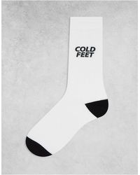 ASOS - Calzini bianchi con stampa cold feet - Lyst
