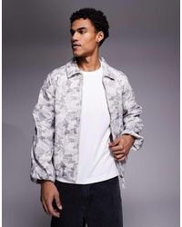 ASOS - Giacca Bomber Grigia Con Stampa Mimetica - Lyst