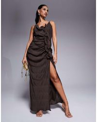 ASOS - Vestito Lungo Plissé Cioccolato Con Spalline Sottili E Volant Floreali A Cascata - Lyst