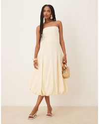 Mango - – capsule – trägerloses midikleid aus leinen - Lyst