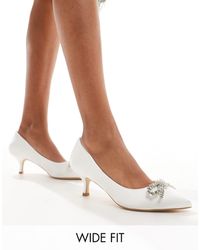 Truffle Collection - Wide Fit Bridal Kitten Heel Embellished Bow Detail Court Shoe - Lyst
