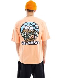 Columbia - Camiseta con estampado en la espalda hike happiness ii exclusiva en asos - Lyst