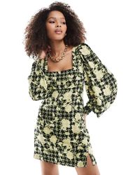 ASOS - Vestito Corto Verde E Giallo A Fiori Con Scollo Squadrato E Maniche A Campana - Lyst