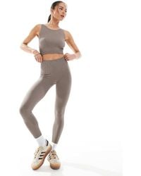 ONLY - Leggings Marrón Grisáceo De Talle Alto Sin Costuras De (Parte De Un Conjunto)-Beis Neutro - Lyst