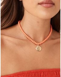 ASOS - Collana Corta Con Pietre Colorate E Pendente A Forma Di Conchiglia - Lyst