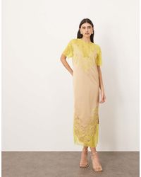 ARRANGE - Vestido Midi Marrón Topo Y Verde Lima De Corte Recto De Satén Con Aplicaciones De Encaje Bordado De - Lyst