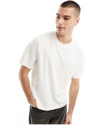 Abercrombie & Fitch - Camiseta blanca con logo central en relieve - Lyst