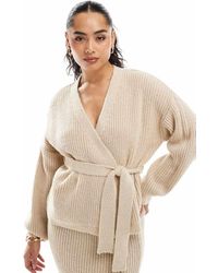 Miss Selfridge - Gebreid Vest Met Overslag, Ceintuur En Lange Pasvorm - Lyst