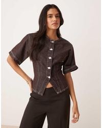ASOS - Getailleerde Denim Top Met Korte Mouwen Zonder Kraagje - Lyst