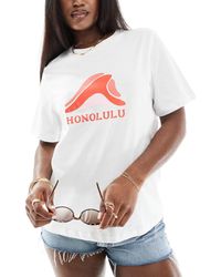 Pieces - Camiseta playera blanca con estampado "honolulu" delantero - Lyst