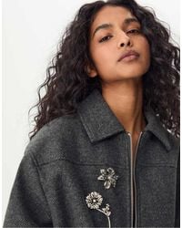 Stradivarius - Set Da 2 Spille Grigie A Forma Di Fiori Con Strass - Lyst