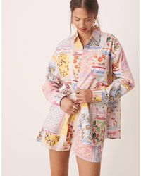 Miss Selfridge - – oversize-hemd mit postkarten-print - Lyst