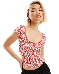 Motel - Strawberry Print Bow Detail Top - Lyst