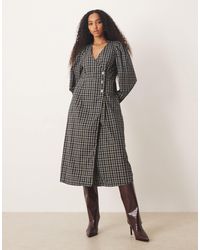 Y.A.S - Robe mi-longue asymétrique boutonnée à carreaux - Lyst