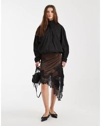 ASOS - Minirok Van Satijn Met Asymmetrische Zoom En Kanten Rand - Lyst