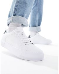 Pull&Bear - Sneakers bianche trapuntate con etichetta nera sul retro - Lyst
